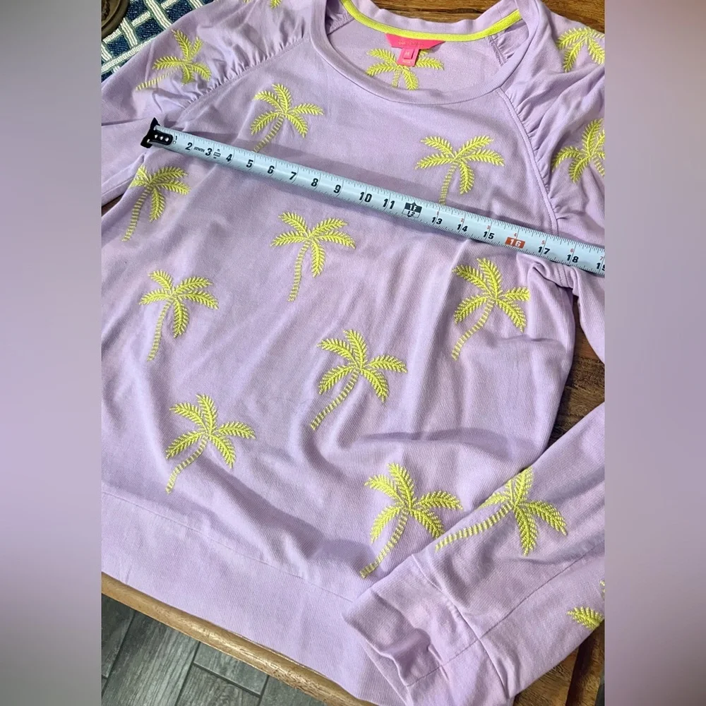 Lilly Pulitzer Women’s lightweight Aldean Sweatshirt, with palm leafs, X-Large - Picture 5 of 8